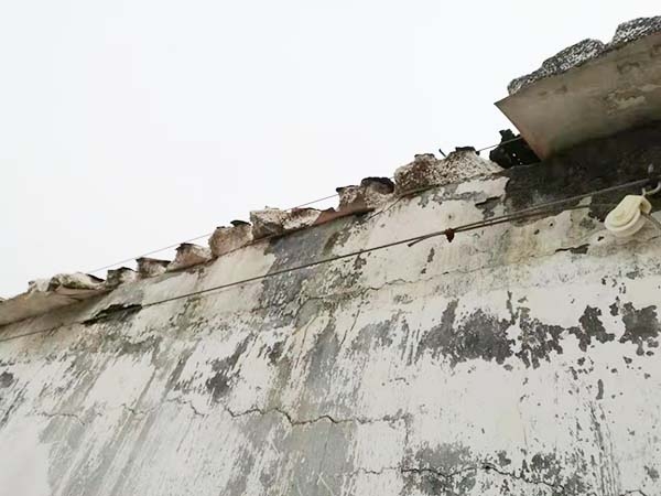 養殖棚順水沿破損維修前